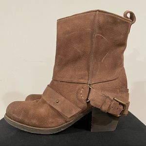 Chocolat Blue Booties Size 37 Never Worn Model